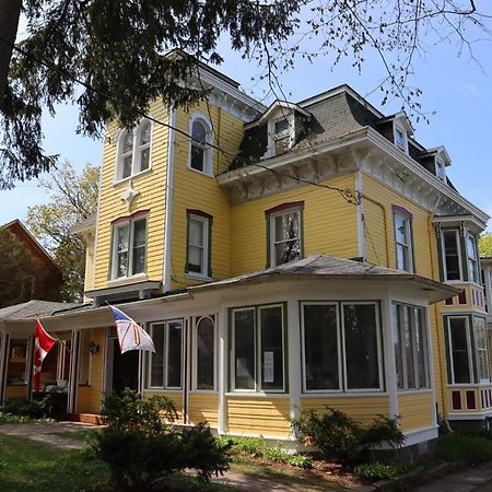 Pangea House Bed and Breakfast Gananoque Εξωτερικό φωτογραφία